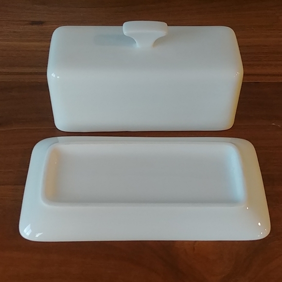 Nondescript Ceramic Butter Dish - Picture 3 of 7